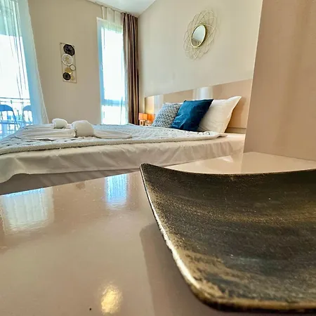 Messembria Palace - Menada Lägenhet Slăntjev Brjag