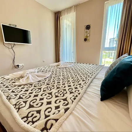 Messembria Palace - Menada Apartament *